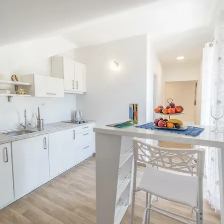 Nave * Zaton (Dubrovnik-Neretva)