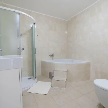 Nave Apartament *